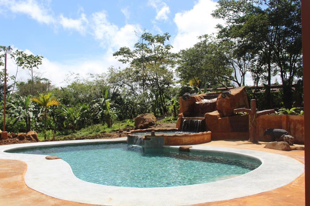 Hotel Catarata Rio Celeste บิฆากัว ภายนอก รูปภาพ