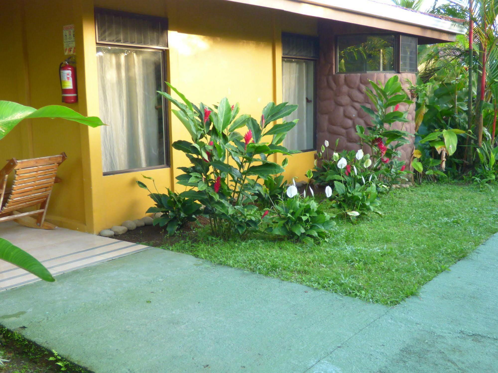 Hotel Catarata Rio Celeste บิฆากัว ภายนอก รูปภาพ