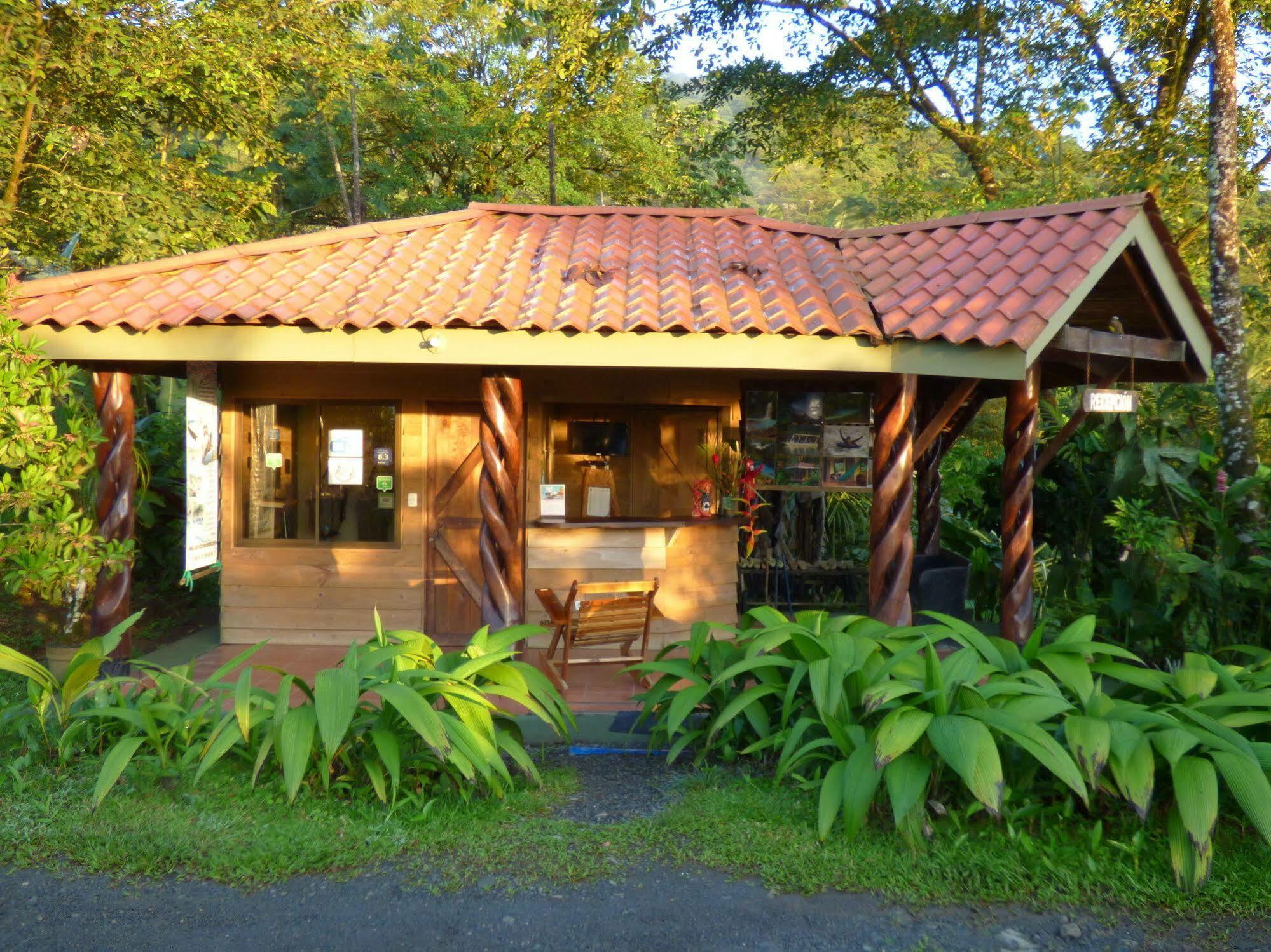Hotel Catarata Rio Celeste บิฆากัว ภายนอก รูปภาพ